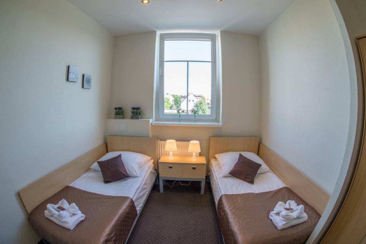 Hotel 104 Stargard Szczecinski ภายนอก รูปภาพ