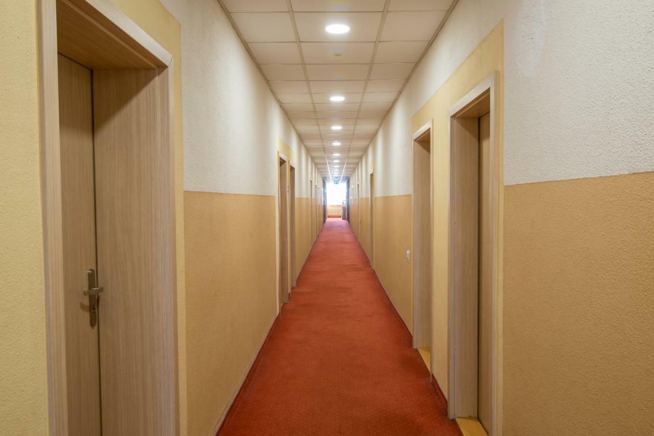 Hotel 104 Stargard Szczecinski ภายนอก รูปภาพ