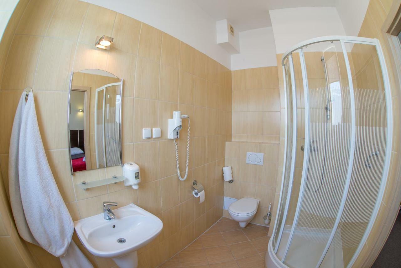 Hotel 104 Stargard Szczecinski ภายนอก รูปภาพ