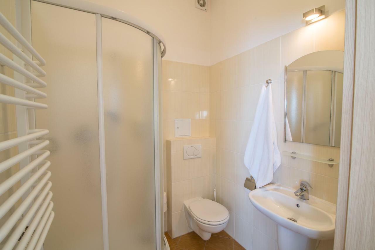 Hotel 104 Stargard Szczecinski ภายนอก รูปภาพ