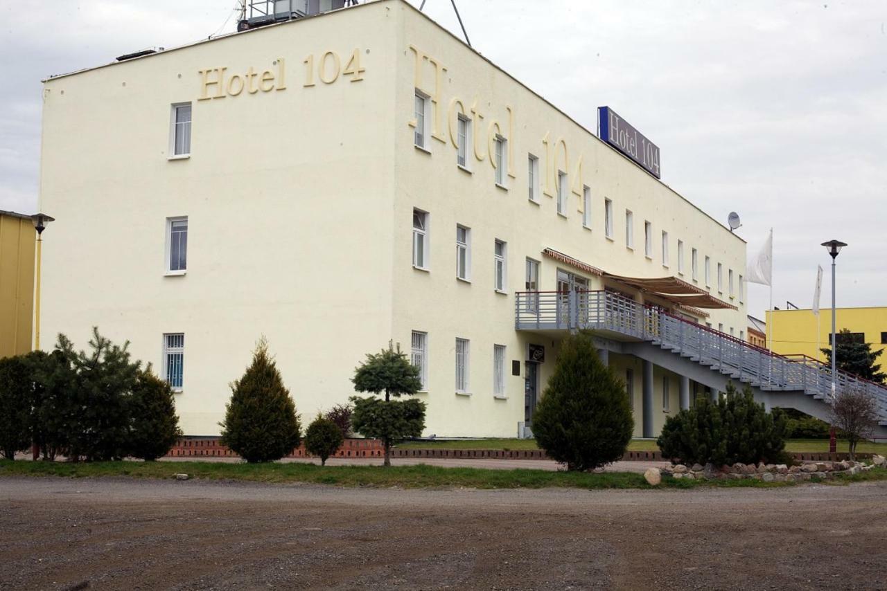 Hotel 104 Stargard Szczecinski ภายนอก รูปภาพ